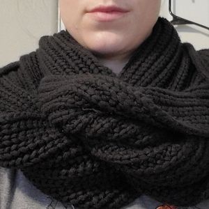 Black Chunky Knit J.Crew Circle Scarf